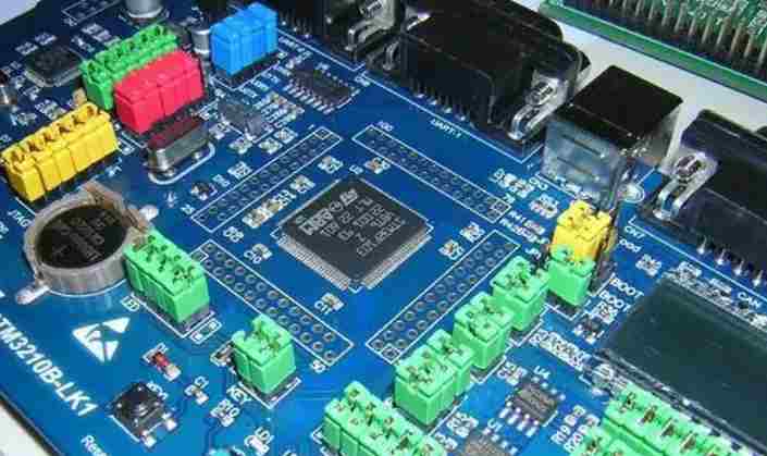 Wearable temperature and humidity monitor PCB design