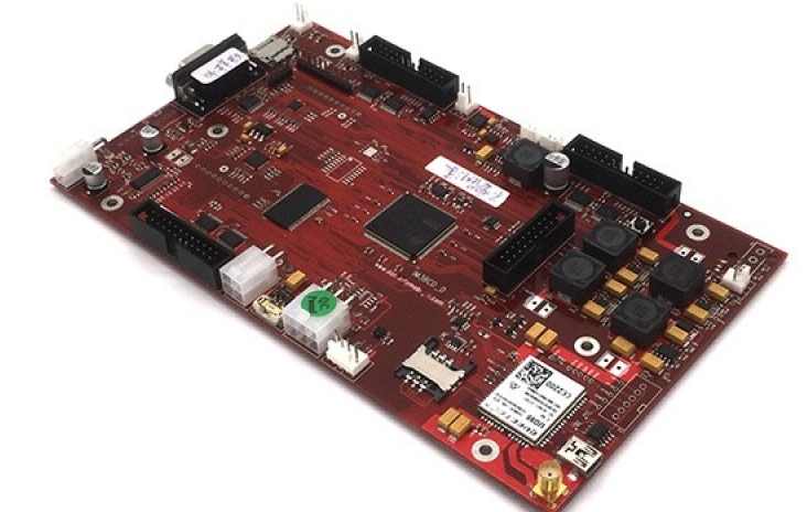 How does PCB design lay out components