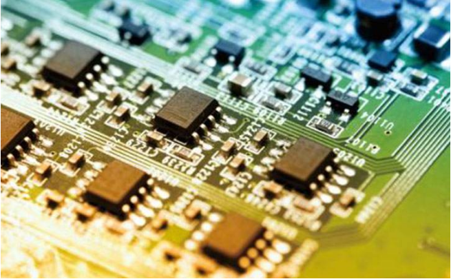 Look at the clock circuit design of PCB set-top box board